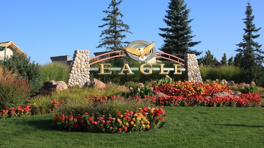 3_Eagle-Idaho Living in Eagle